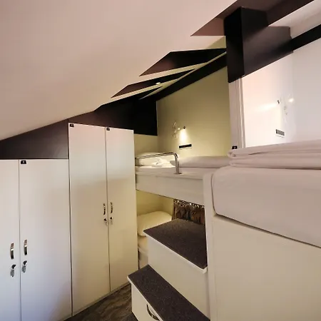 Downtown Boutique بيت شباب *