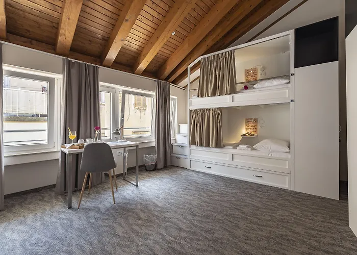 Downtown Boutique * זאדאר