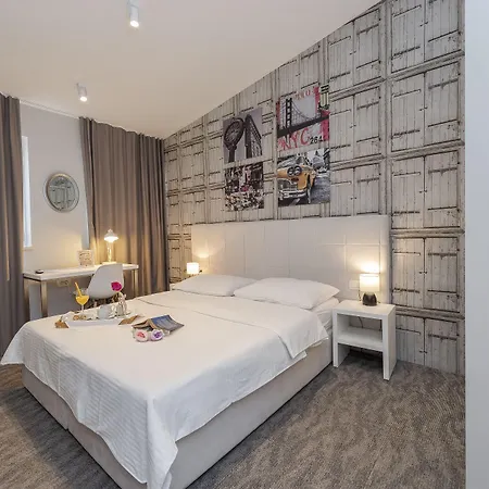 Downtown Boutique بيت شباب