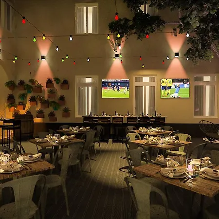 Downtown Boutique * Zara