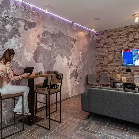 Downtown Boutique * Zara