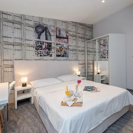 بيت شباب Downtown Boutique زادار
