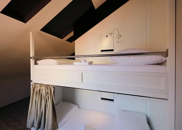 Downtown Boutique Hostel *