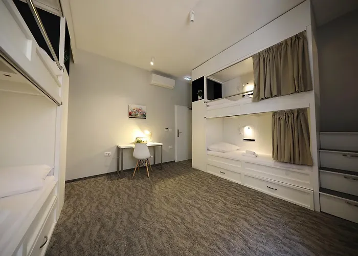 Downtown Boutique Hostel *