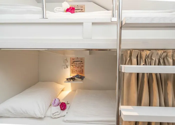 Downtown Boutique Hostel *